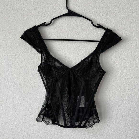 NWT Lioness ‘some like it hot’ black lace corset🦪🖤🍸✨ - Picture 2 of 8